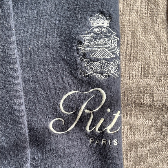 Frame Ritz Oversized Cashmere Sweater - Picture 6 of 7